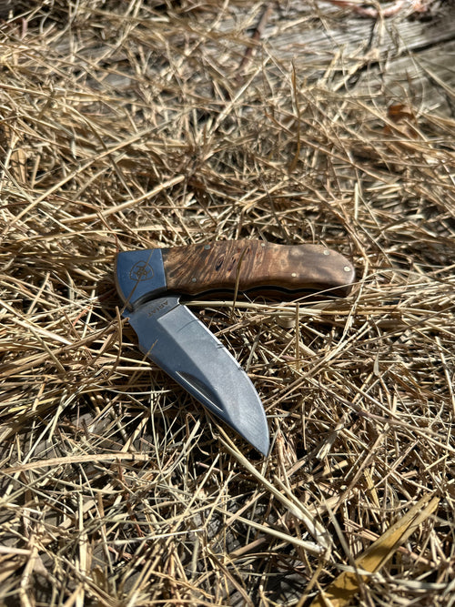 KNIFES